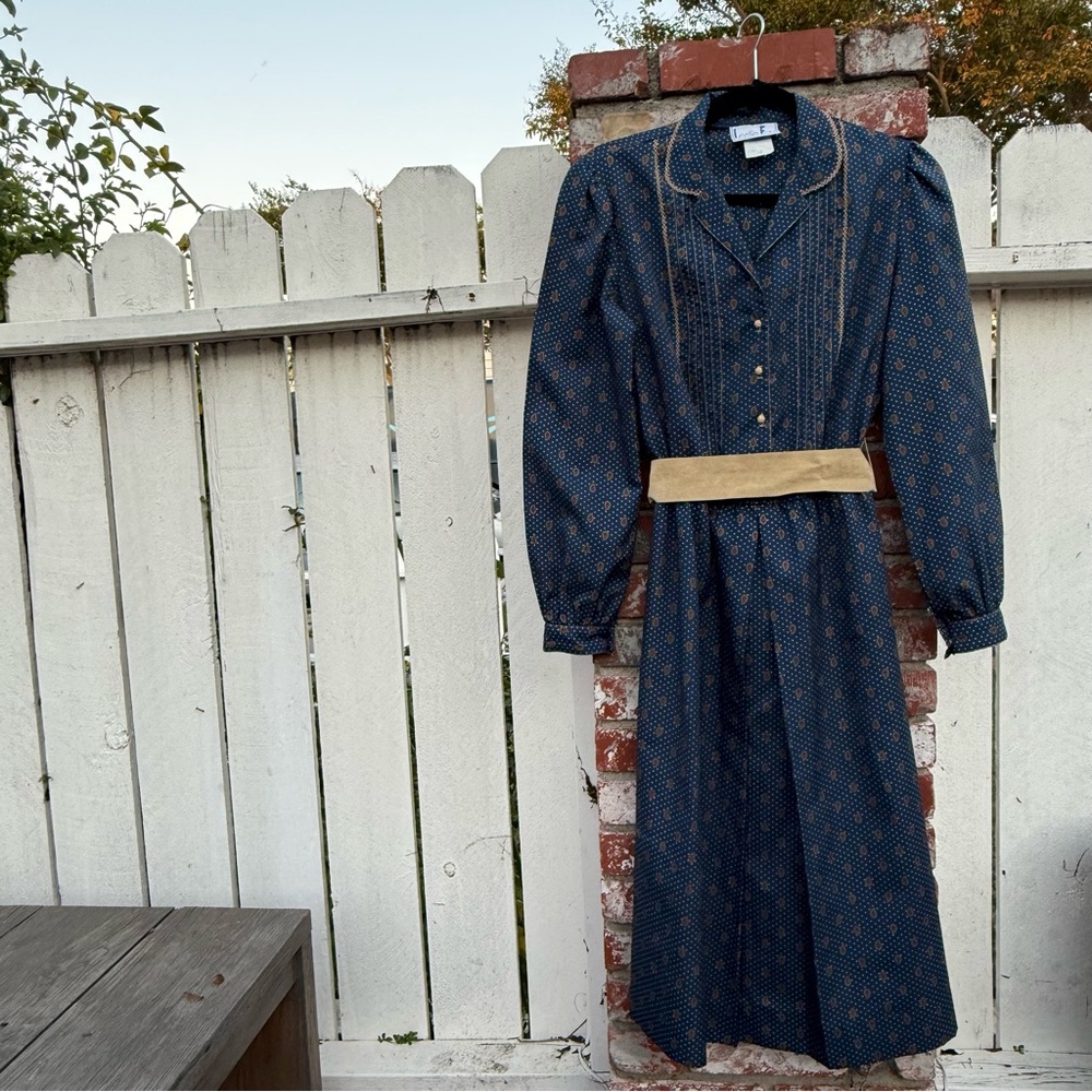 Vintage 70a Leslie Fay Navy Patterned Dress with Beige Belt